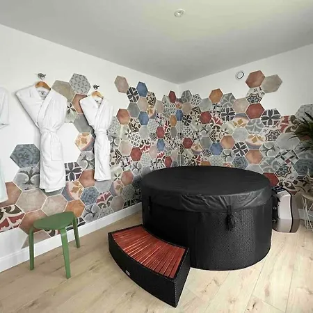 La Desvroise Jacuzzi Billard Babyfoot 7 Pers Holiday home Desvres